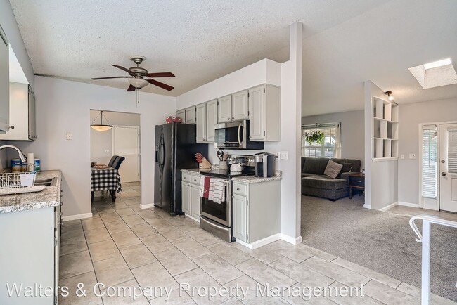 Building Photo - 4 br, 2 bath House - 8669 N Pinery Parkway