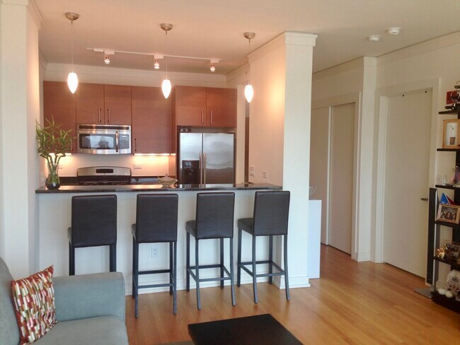 Foto del edificio - 1570 Elmwood Ave