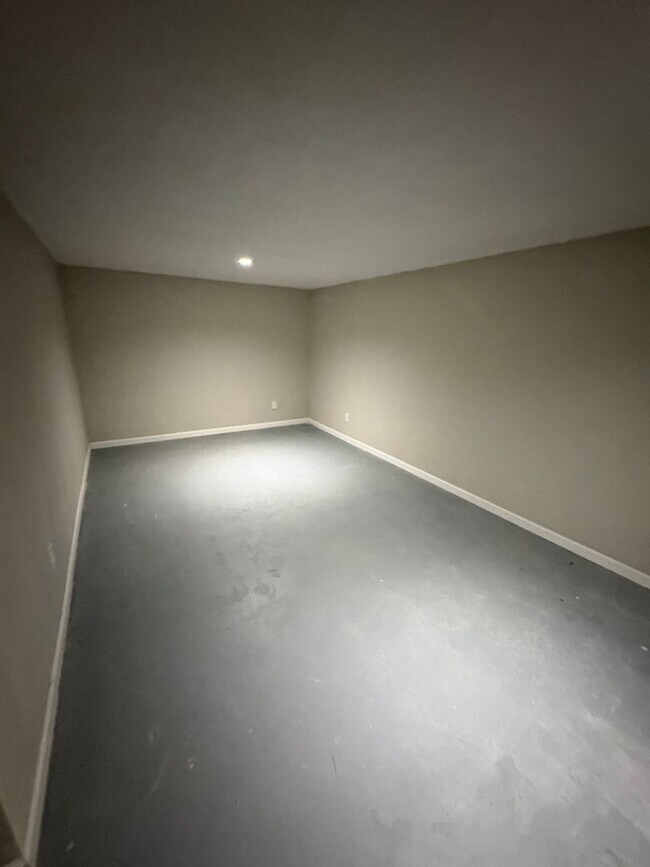 Foto del edificio - 3 Bed 1 Bath Updated Single Family home