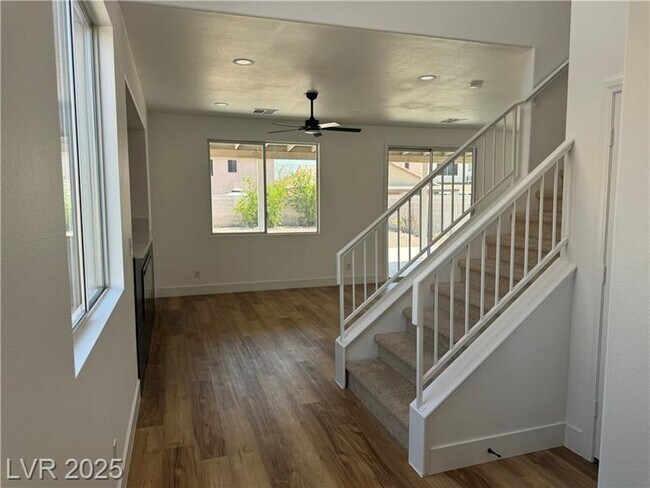 Foto del edificio - 8725 Russet Hills Ct