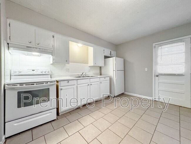Foto del edificio - 7257 Montana Ave