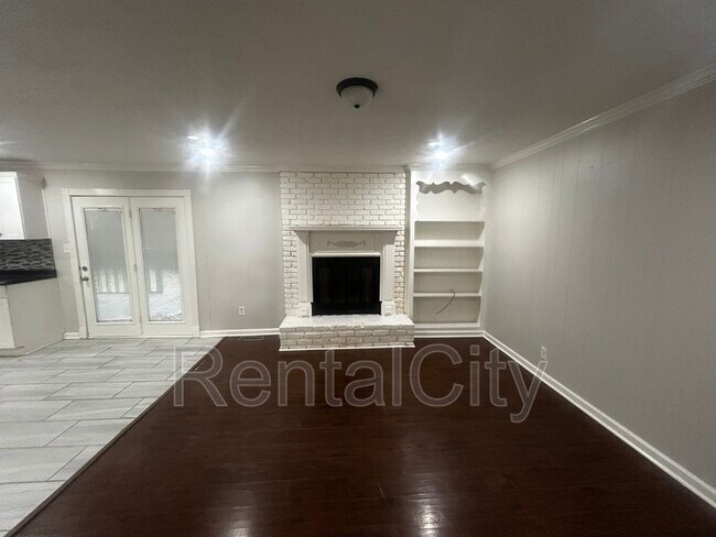 Building Photo - 23 Camellia Dr