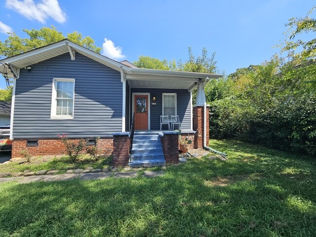 Photo - 2806 Whittle Springs Rd (Knoxville, TN) House