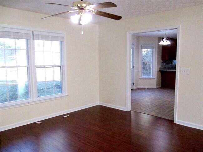 Building Photo - 3040 Oak Meadow Dr
