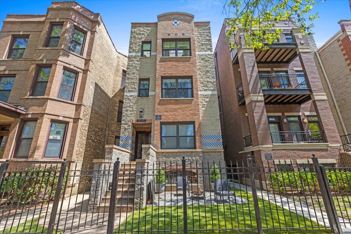 Foto principal - 3249 N Seminary Ave