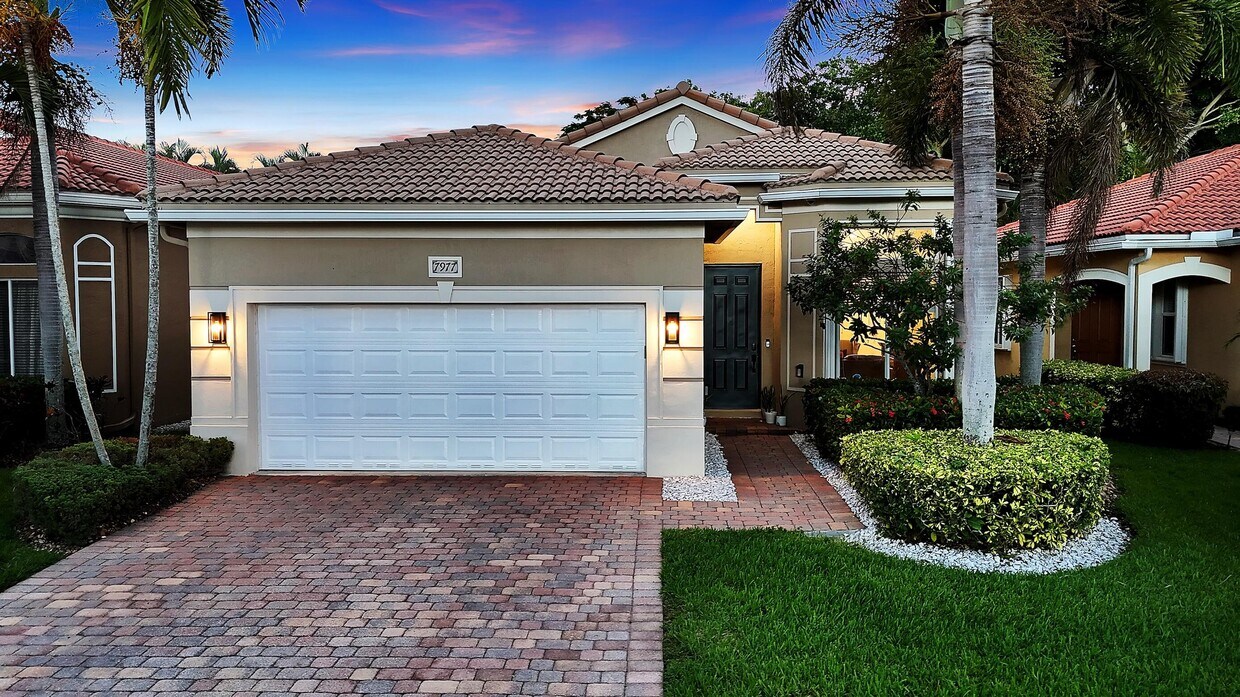 Foto principal - 7977 Tangelo Dr