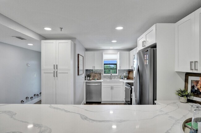 Foto del edificio - 2400 Deer Creek Country Club Blvd