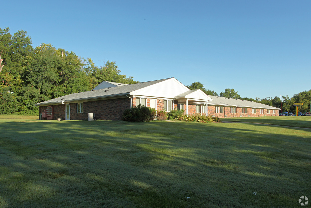 Primary Photo - Manor House Apartments