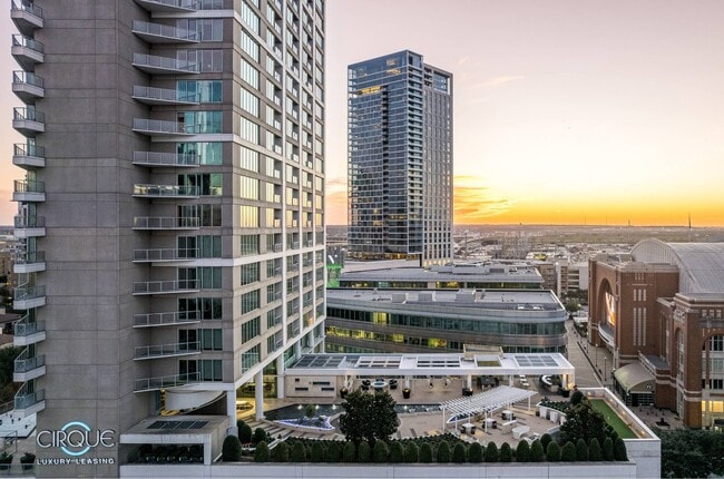 Building Photo - Cirque Residences