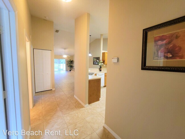 Building Photo - 3 br, 2 bath House - 351 Del Monte Rd. Unit A
