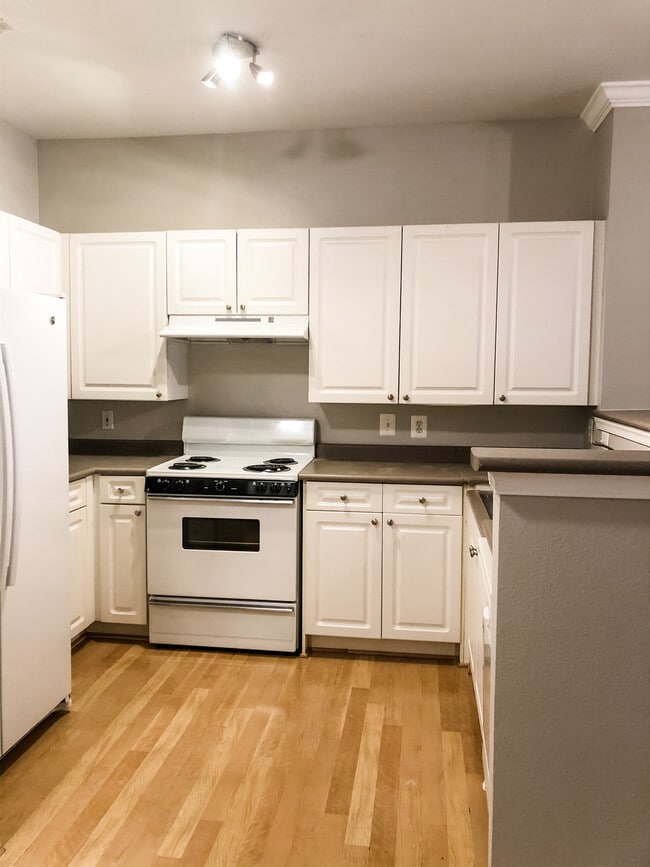 Kitchen - 3015 Nicosh Circle