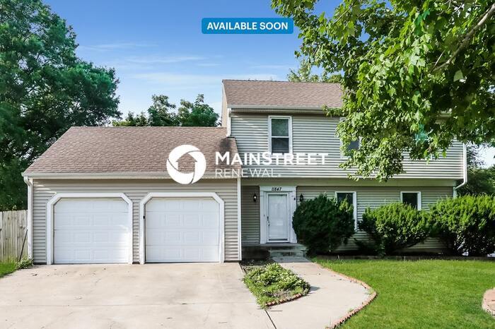 Foto principal - 4 Bedroom Pet-Friendly Home in Overland Pa...
