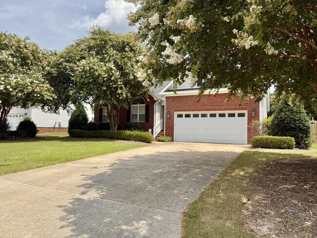 Foto del edificio - 3721 Stillwood Dr