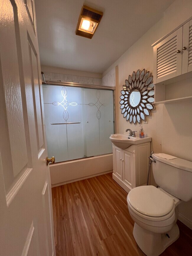 Foto del edificio - 7522 Amigo Ave