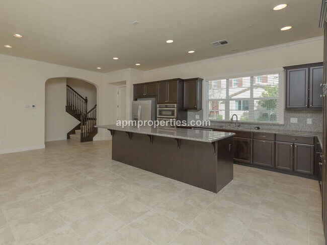 Foto del edificio - Desirable 4 Bedrooms + Bonus, 4.5 Baths, Gale Ranch in San Ramon!