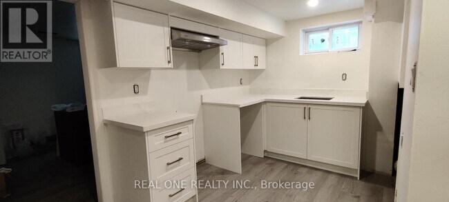 Building Photo - 9 Lisburn Crescent