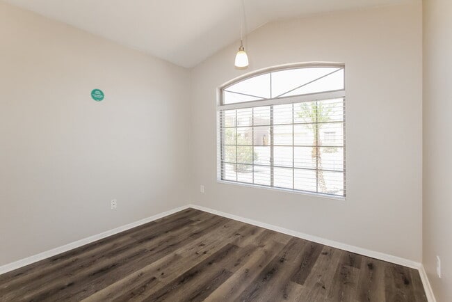 Building Photo - 12821 W Crocus Dr