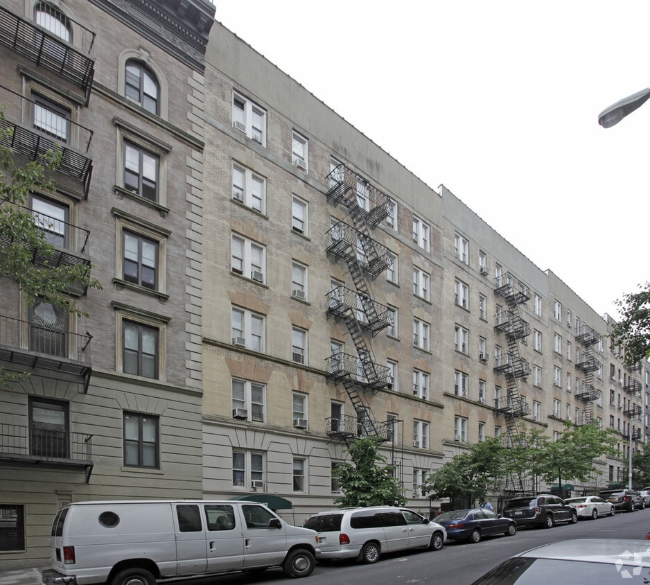 Primary Photo - 60 W 107th St