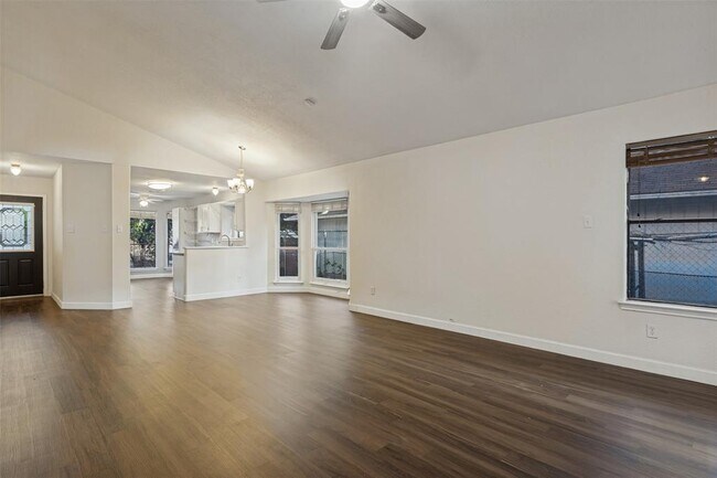 Foto del edificio - 12314 Thompkins Dr