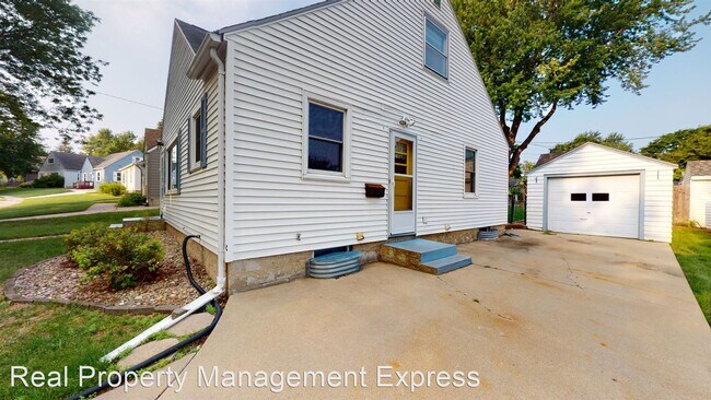 Building Photo - 3 br, 2 bath House - 1705 S Wayland Ave