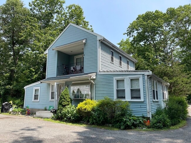 Building Photo - 11 Elderberry Dr