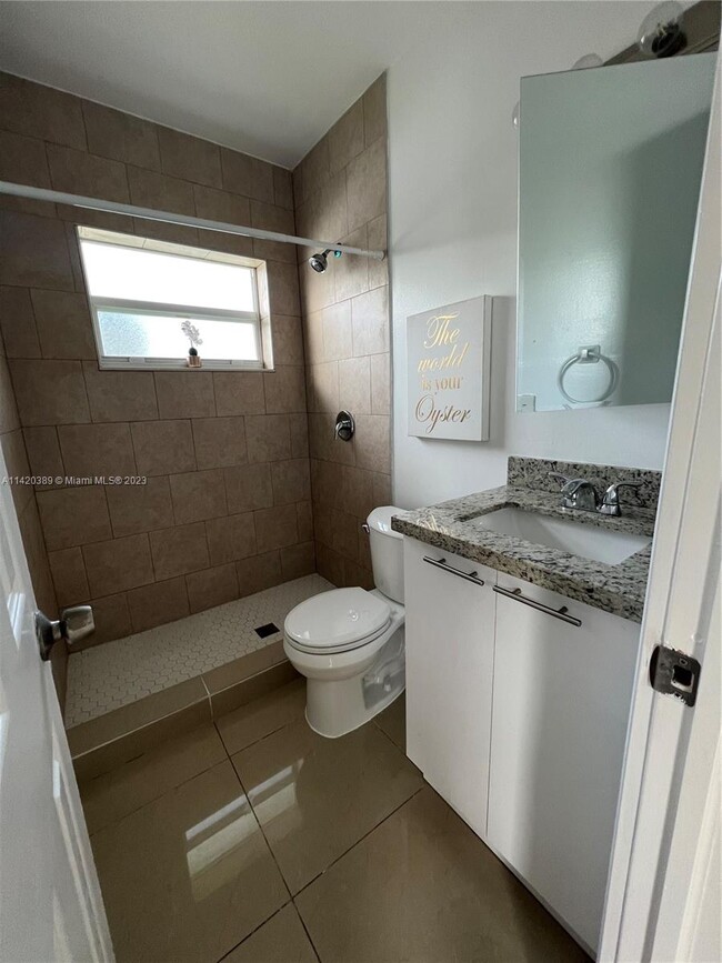 Foto del edificio - 1542 NE 109th St