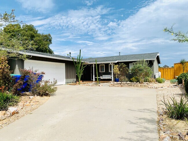 Foto del edificio - Beautiful 3BD/2BA+ Bonus Room Home Availab...
