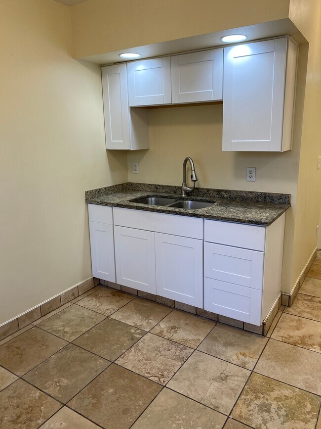 Foto del edificio - 1605 E 4th St