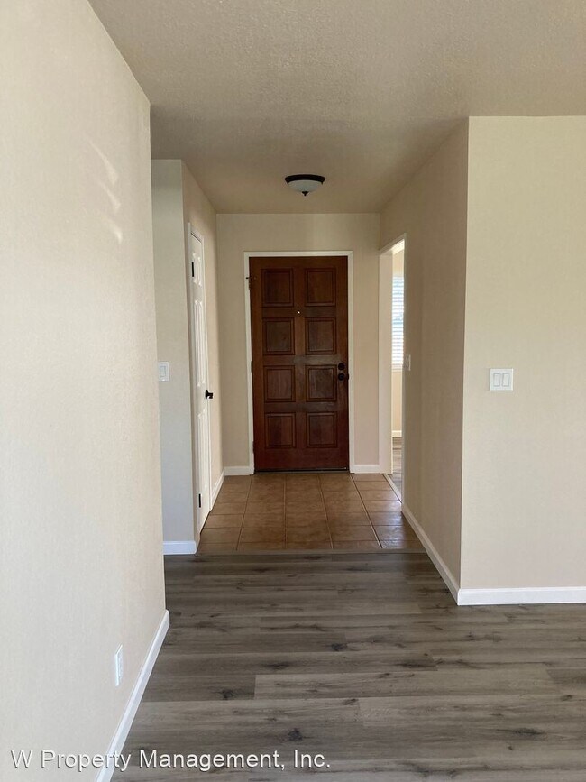 Building Photo - 3 br, 2 bath House - 1225 Gumview Road
