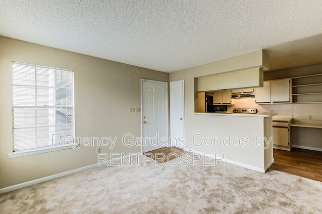 Building Photo - 4225 Thornbriar Ln
