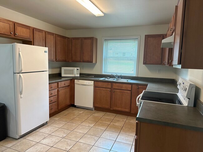 Foto del edificio - 175 Kendall Ave