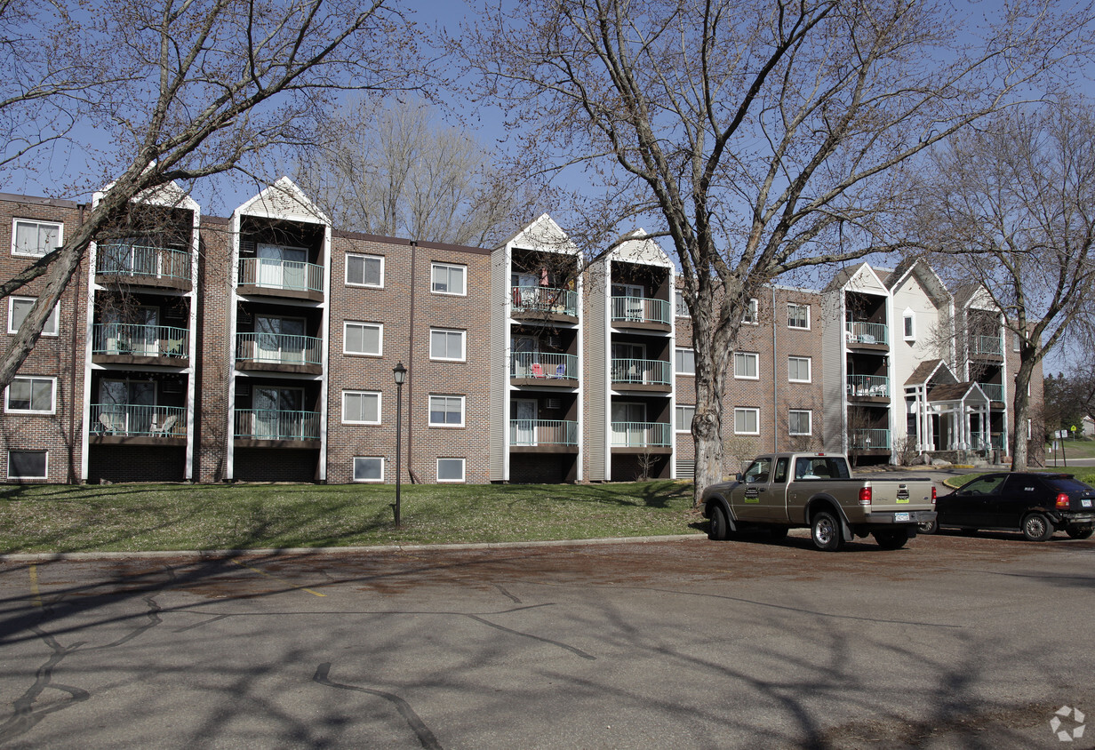 Dale Terrace - Apartments in Roseville, MN | Apartments.com