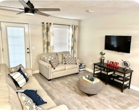 Building Photo - 455 Sandy Oak Dr