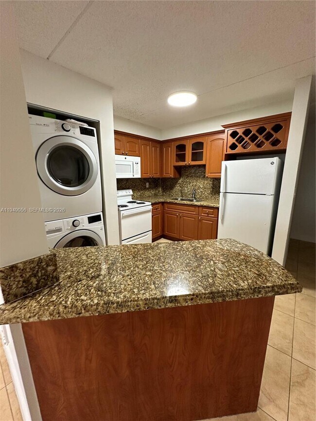 Foto del edificio - 6045 NW 186th St