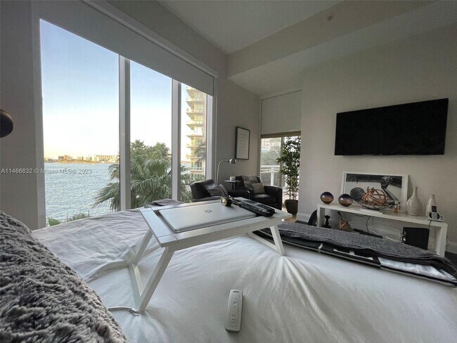 Foto del edificio - 901 Brickell Key Blvd