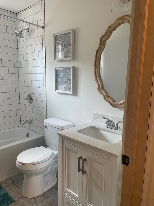 Building Photo - 1619 N Tacoma Ave