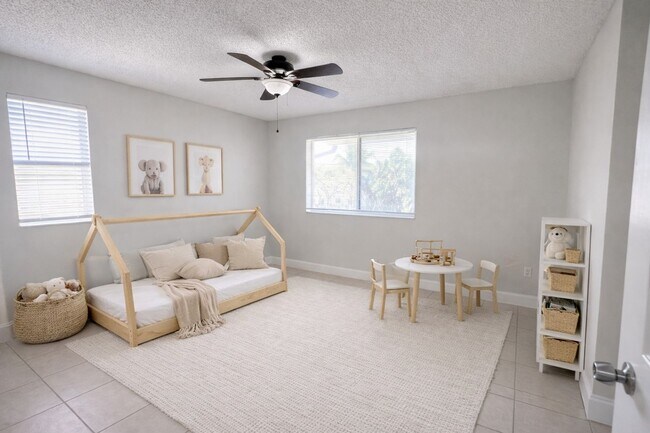 Foto del edificio - LARGE 3 BED/2.5 BA IN CORAL SPRINGS! Up to 3-Months Off!