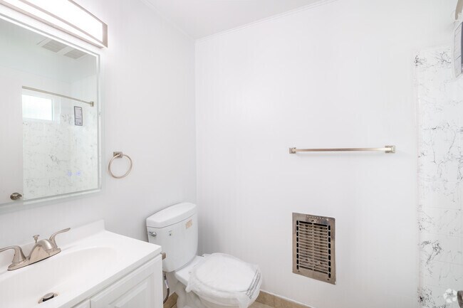 Estudio - 5541 Newcastle Ave