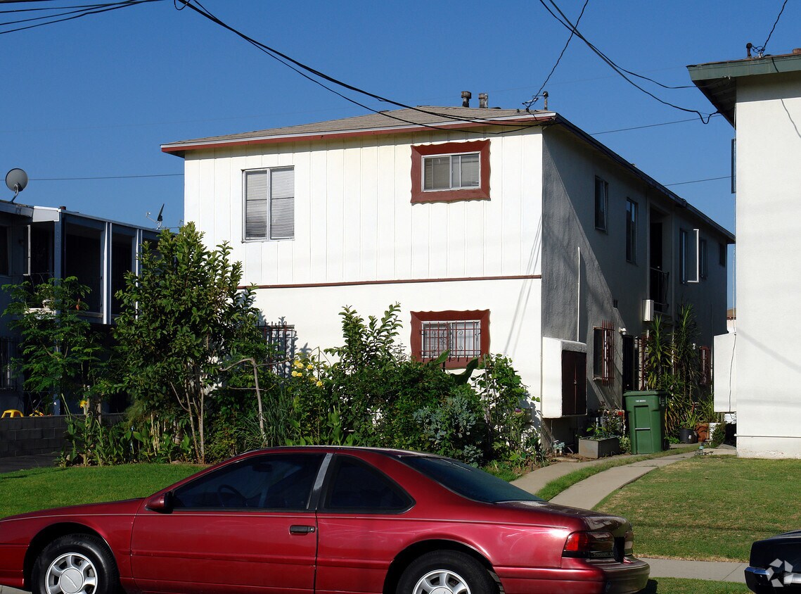 Building Photo - 11835 Truro Ave