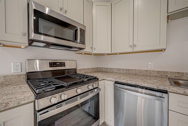 Foto del edificio - 5530 Hirondel St