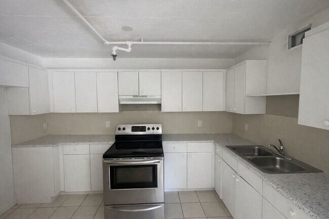 Foto del edificio - 17050 NW 55 Ave