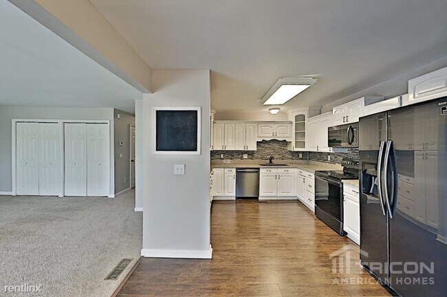 Building Photo - 2408 Ravine Dr