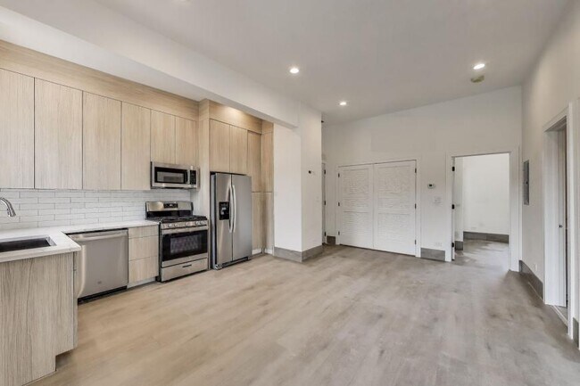 Foto del edificio - 2 bedroom in Chicago IL 60647