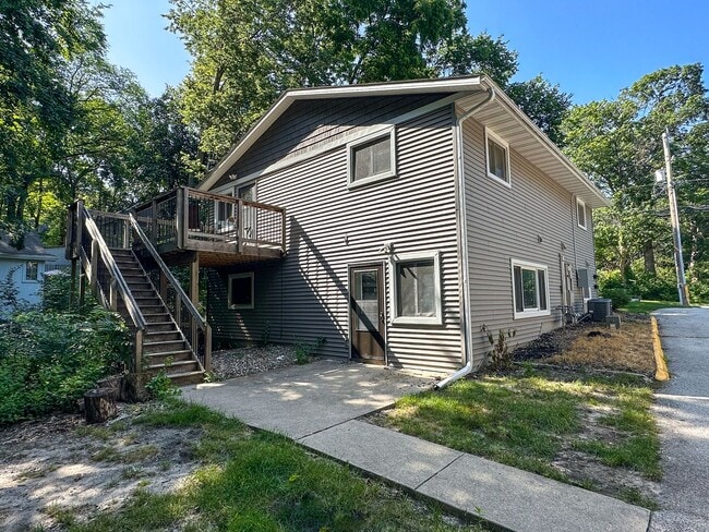 Building Photo - 3012 Oakland St
