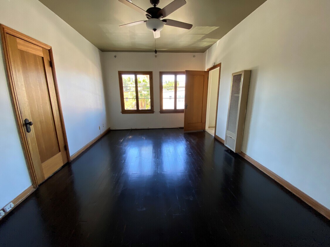 142 Apartments for Rent in Miracle Mile, CA Westside Rentals