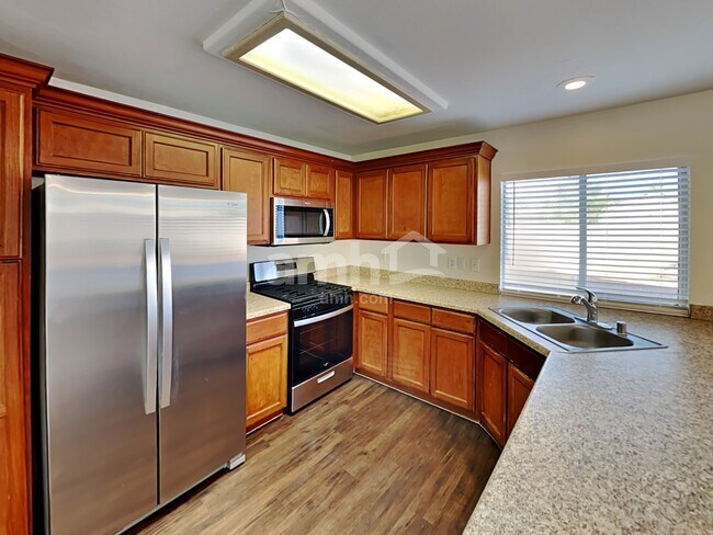 Foto del edificio - 8100 Kentshire Dr