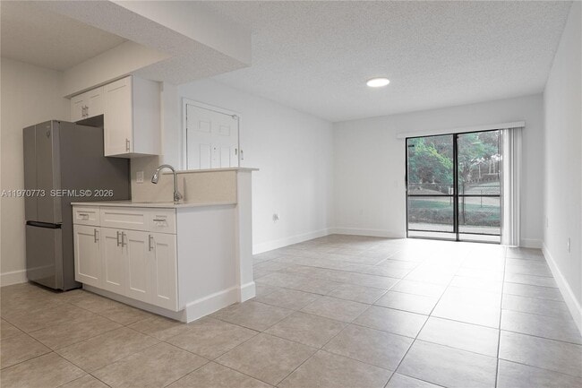 Building Photo - 10391 SW 150th Ct