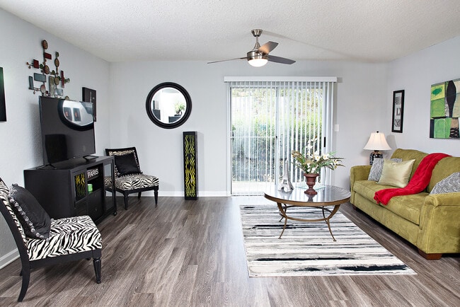 Foto del edificio - Talbert Woods Apartments and Townhomes