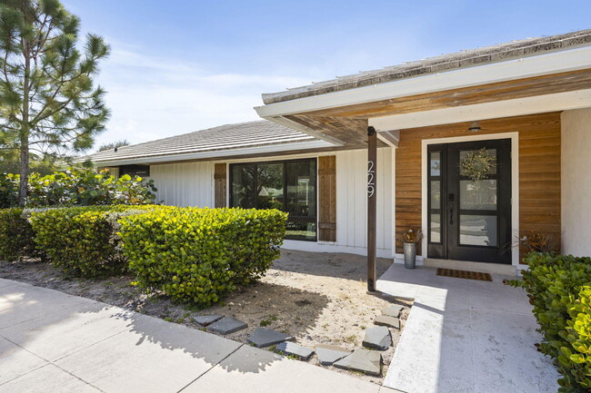 Building Photo - 229 Fairway W