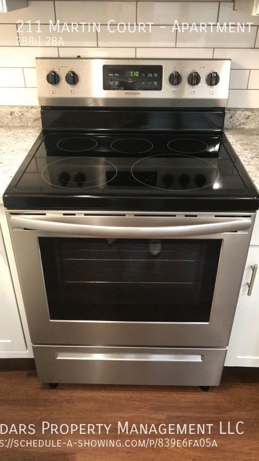 Foto del edificio - 211 Martin Ct